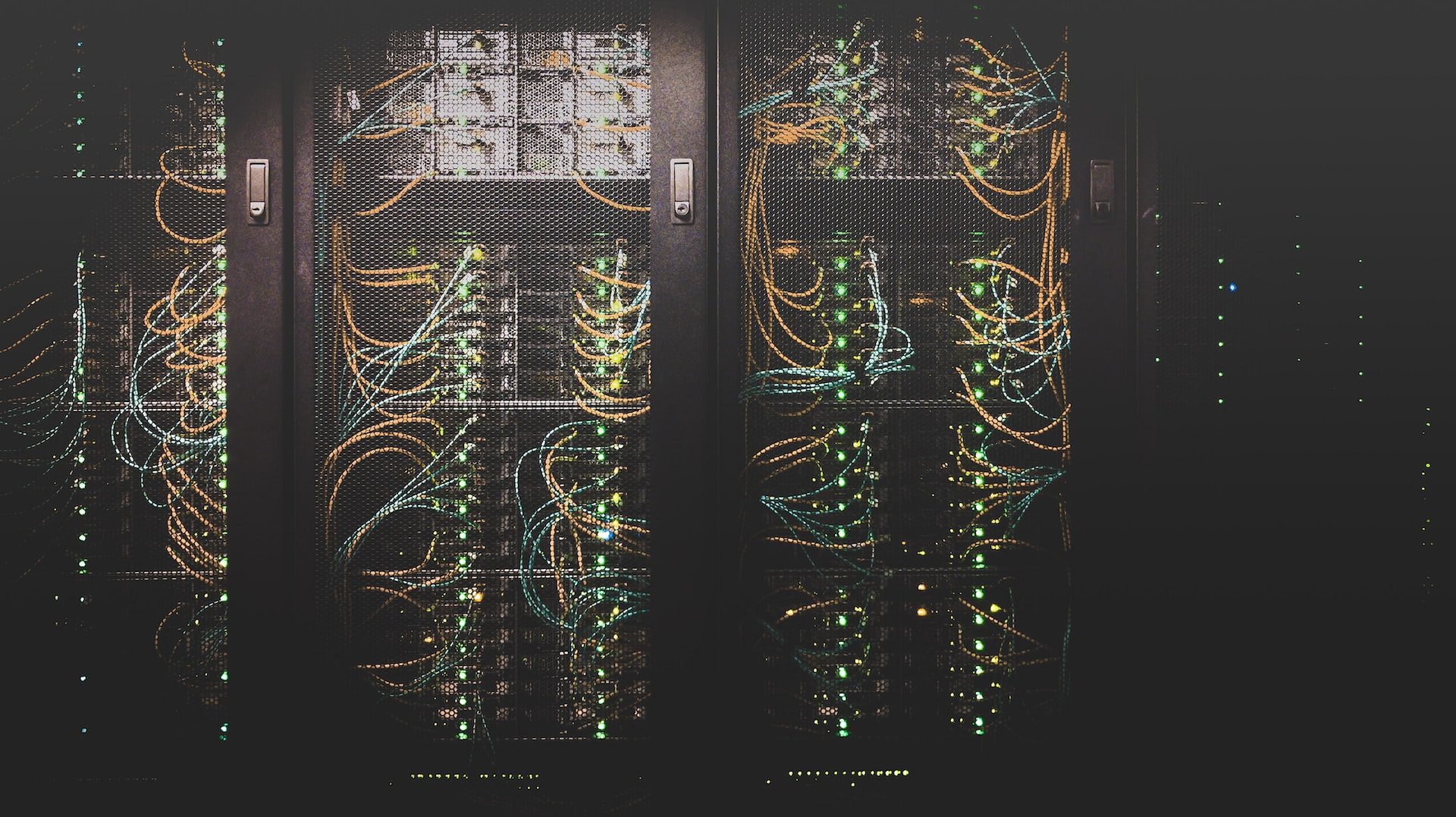 Network switch and structured cabling used in network design solutions